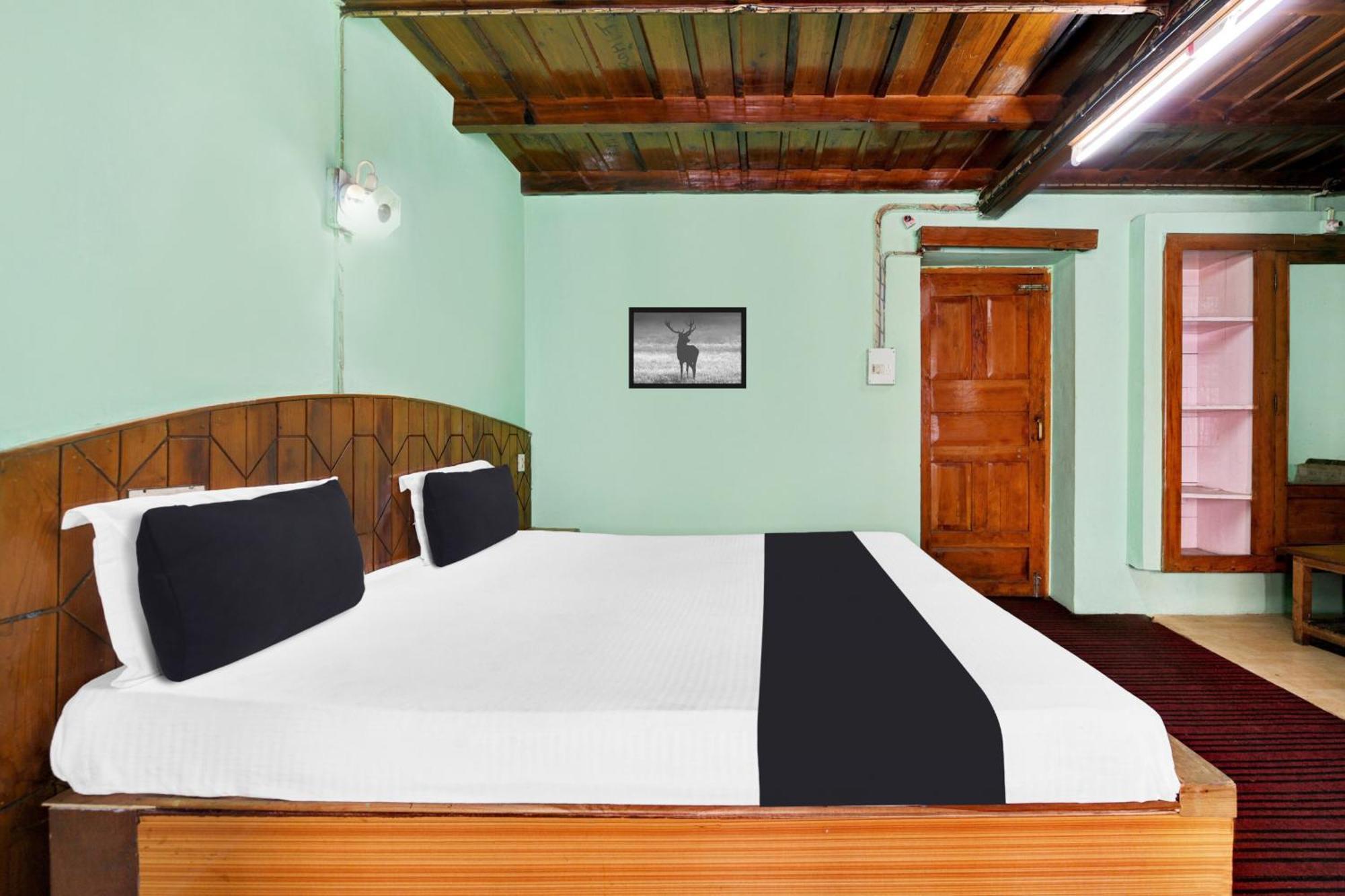Hotel O Chaman Manāli Exteriör bild