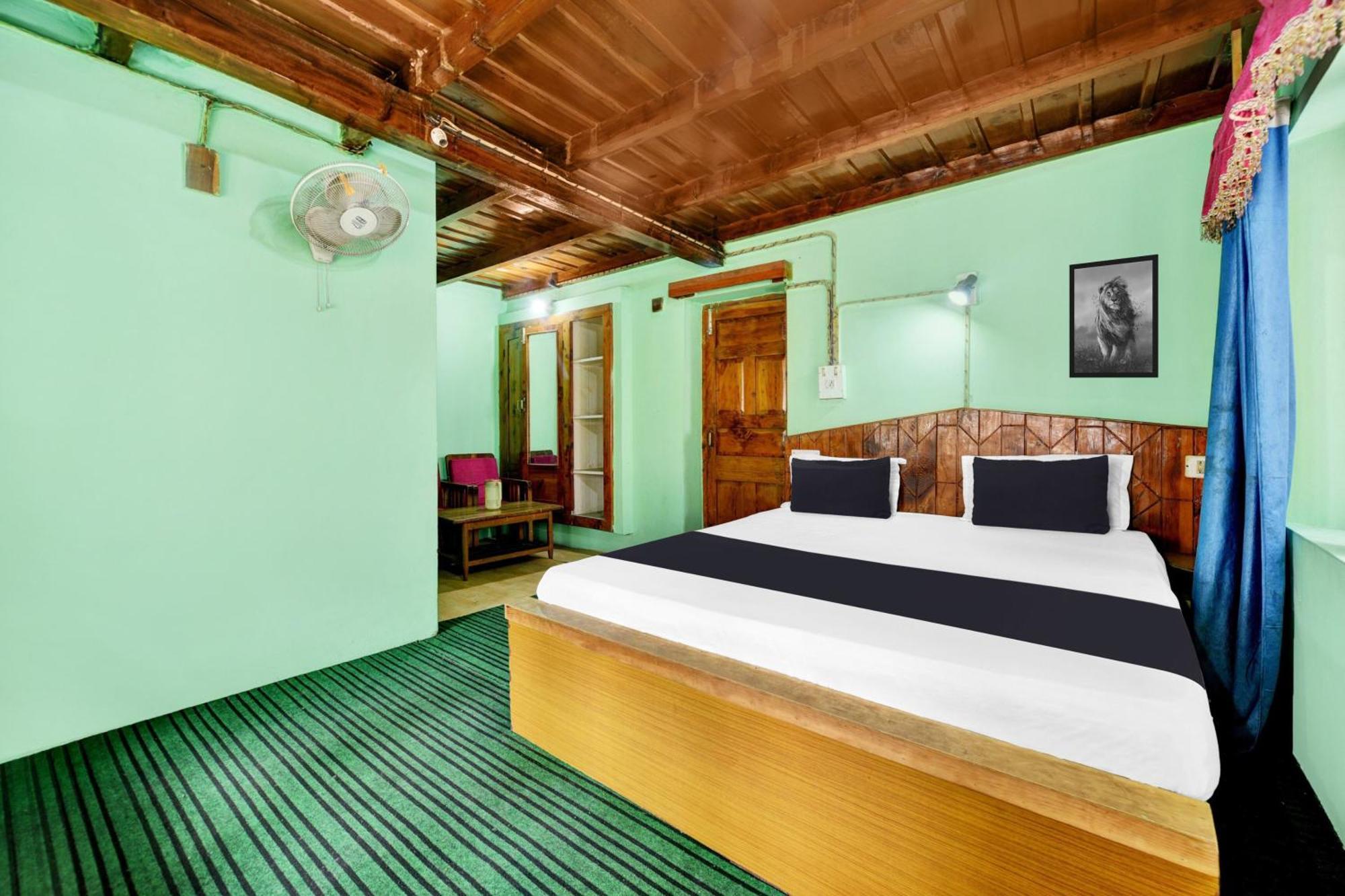 Hotel O Chaman Manāli Exteriör bild