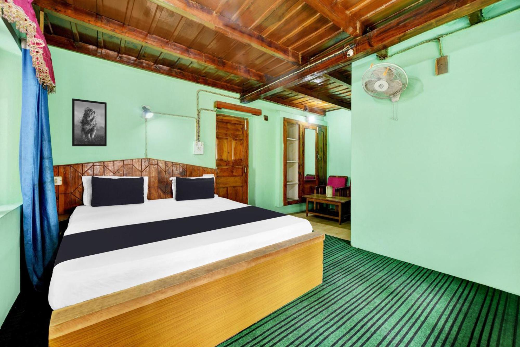 Hotel O Chaman Manāli Exteriör bild