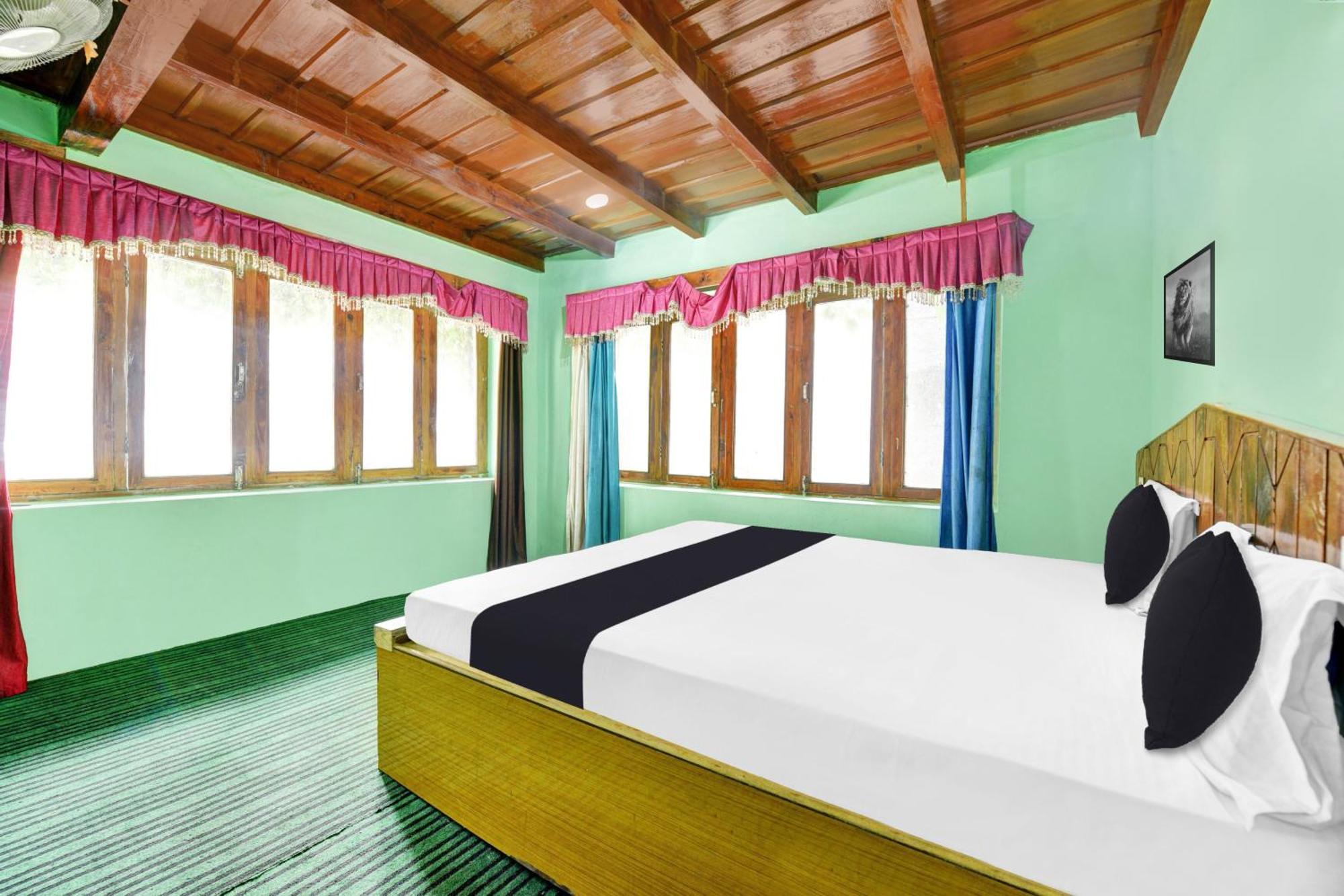 Hotel O Chaman Manāli Exteriör bild